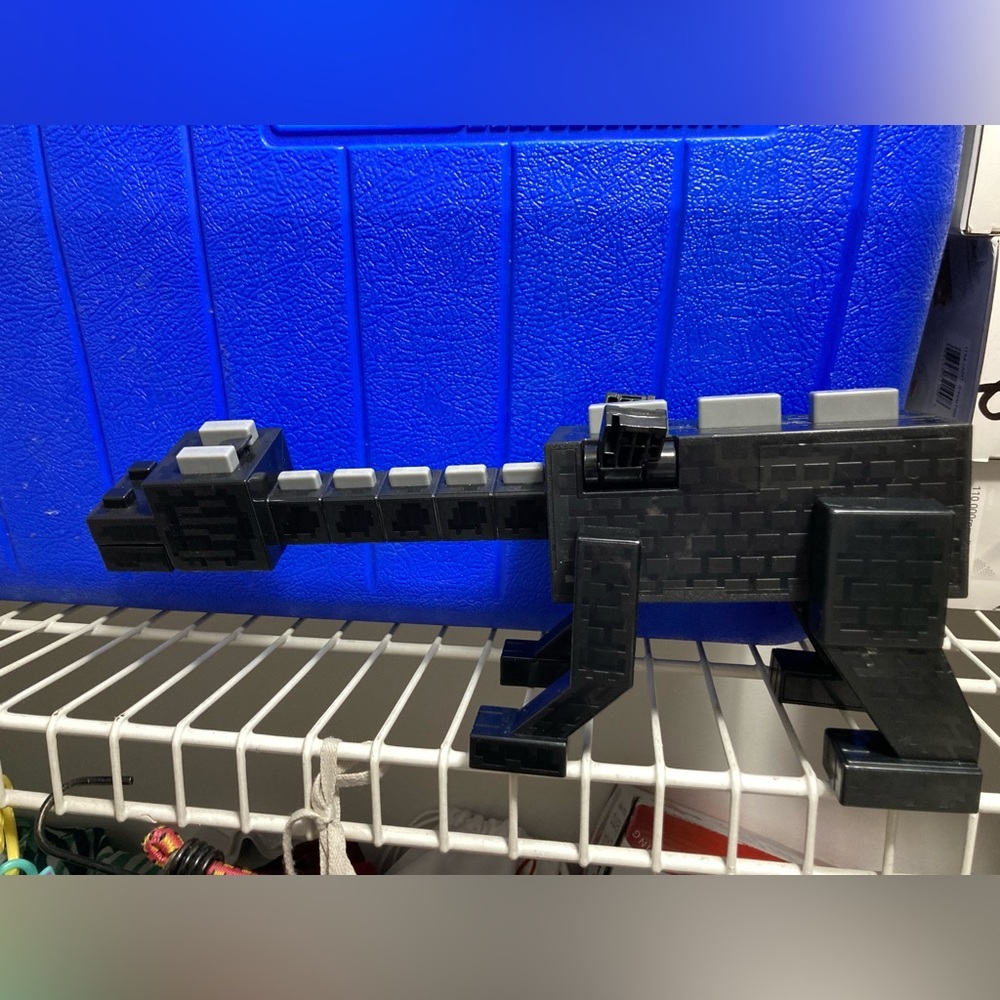 Minecraft ender dragon missing wings- for parts-as is